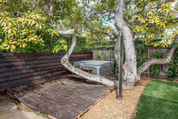 Exterior, Hot Tub