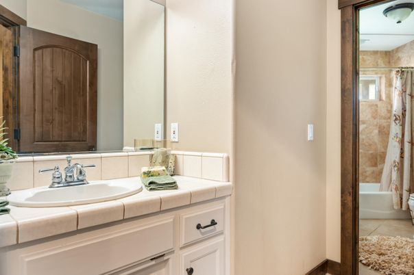 Bathroom, Interior, Tile Countertops