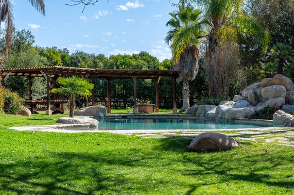 Exterior, Pool