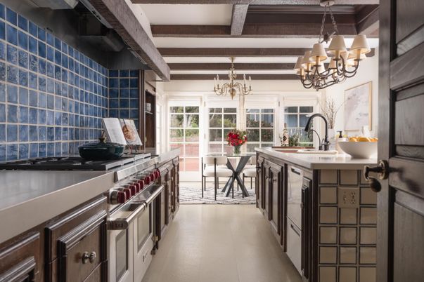 Chandelier, Dining room, Interior, Kitchen, Stainless Steel Appliances, Wooden Beams