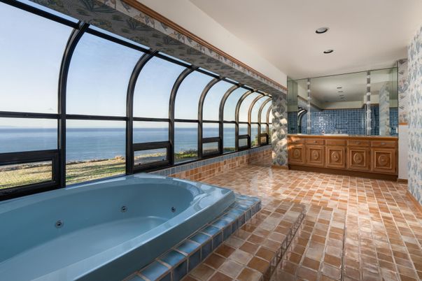 Bathroom, Interior, Recessed Lighting, Water