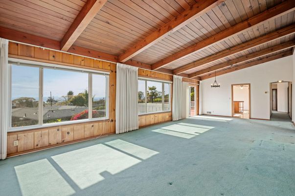 Empty room, Interior, Wooden Beams, Wooden Ceilings