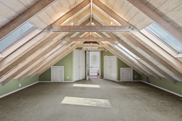 Empty room, Interior, Wooden Beams, Wooden Ceilings