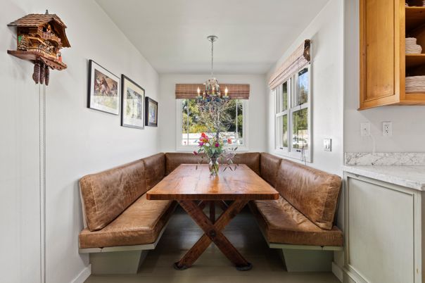 Chandelier, Dining room, Interior