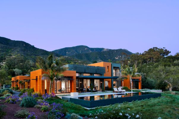 Backyard, Exterior, Facade, Modern