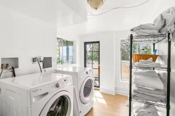 Interior, Washer, Wood Texture Flooring