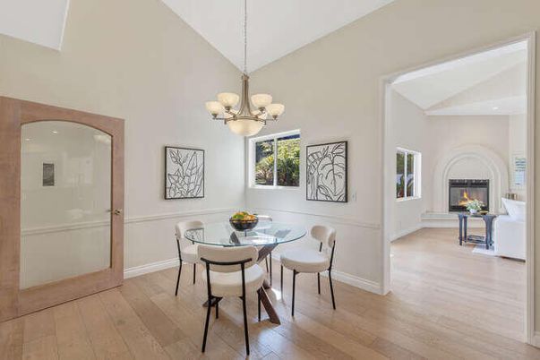 Chandelier, Dining room, Fireplace, Interior, Wood Texture Flooring