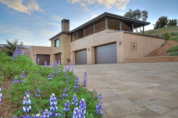 Attached, Exterior, Facade, Modern
