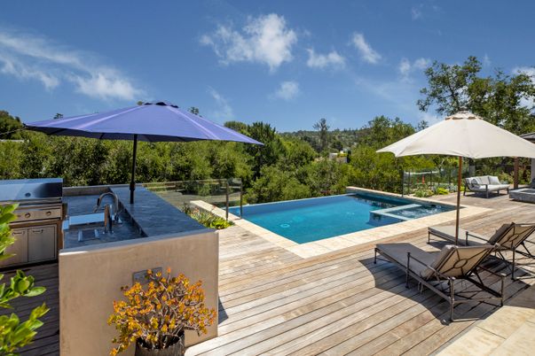 Exterior, Pool