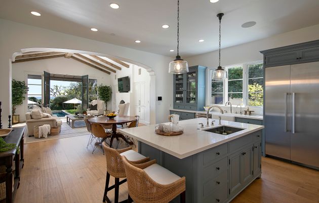 Dining room, Interior, Kitchen, Living room, Pendant Lights, Recessed Lighting, Stainless Steel Appliances, Wood Texture Flooring