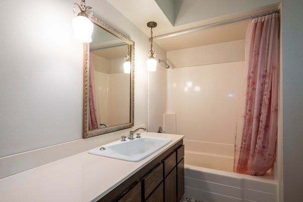 Bathroom, Interior, Pendant Lights