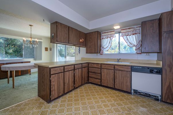 Chandelier, Interior, Kitchen