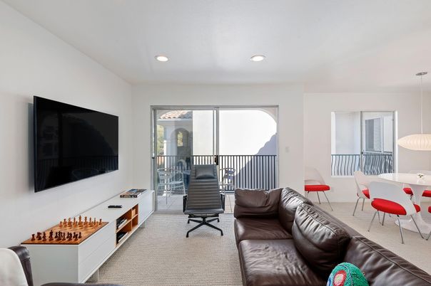 Dining room, Interior, Living room, Pendant Lights, Recessed Lighting