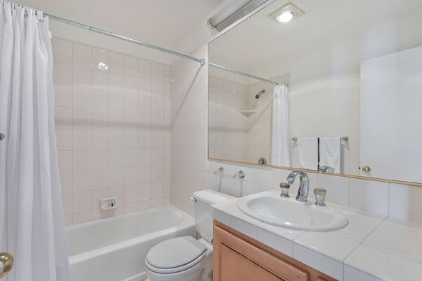 Bathroom, Interior, Tile Countertops
