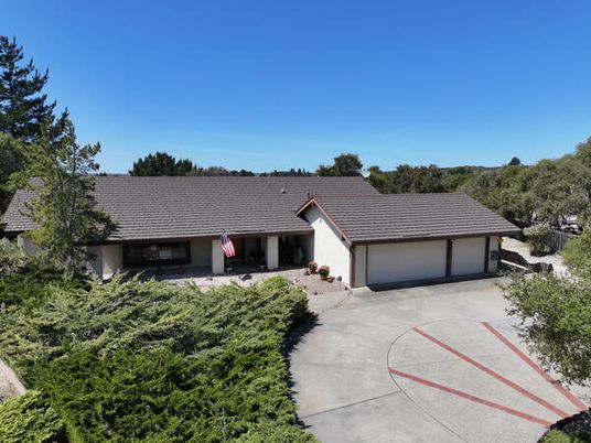 Attached, Exterior, Facade, Ranch