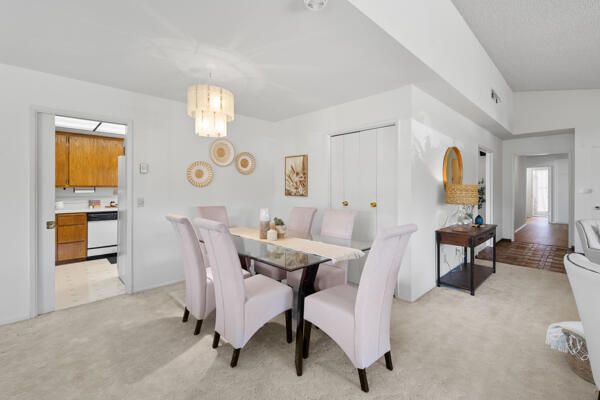 Chandelier, Dining room, Interior, Kitchen