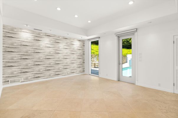 Empty room, Interior, Recessed Lighting