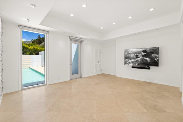 Empty room, Interior, Recessed Lighting