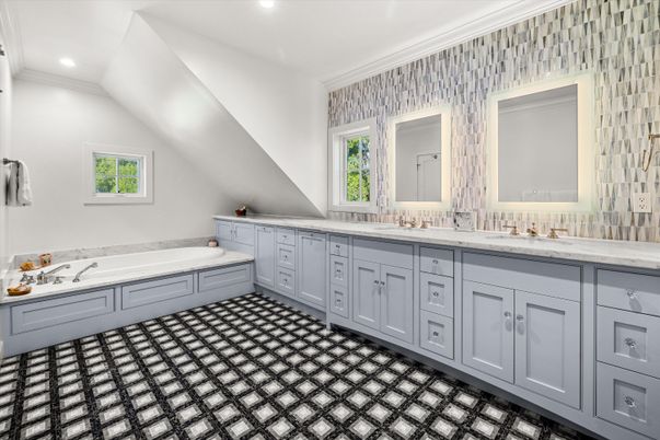 Bathroom, Dual Sink Vanities, Interior, Recessed Lighting