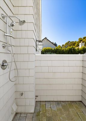 Bathroom, Exterior