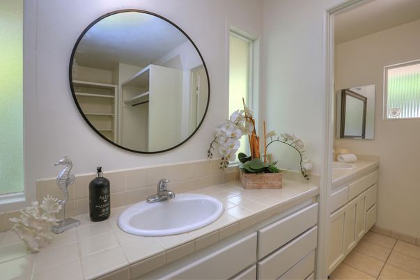 Bathroom, Interior, Tile Countertops