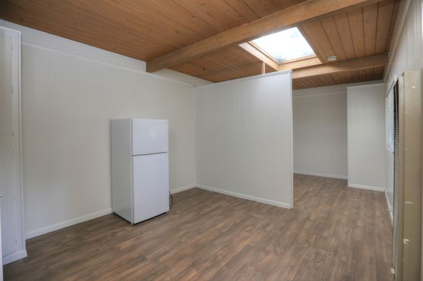 Empty room, Interior, Wooden Beams, Wooden Ceilings, Wood Texture Flooring