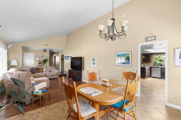 Chandelier, Dining room, Interior, Living room