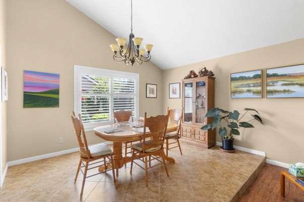 Chandelier, Dining room, Interior