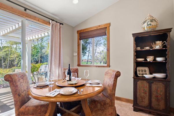 Dining room, Interior, Recessed Lighting