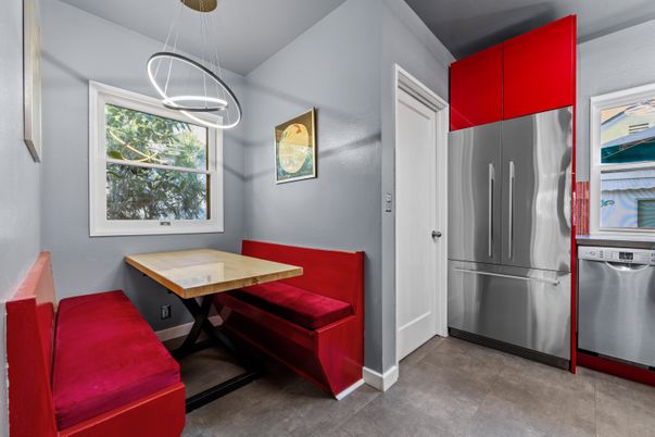 Dining room, Interior, Kitchen, Pendant Lights, Stainless Steel Appliances
