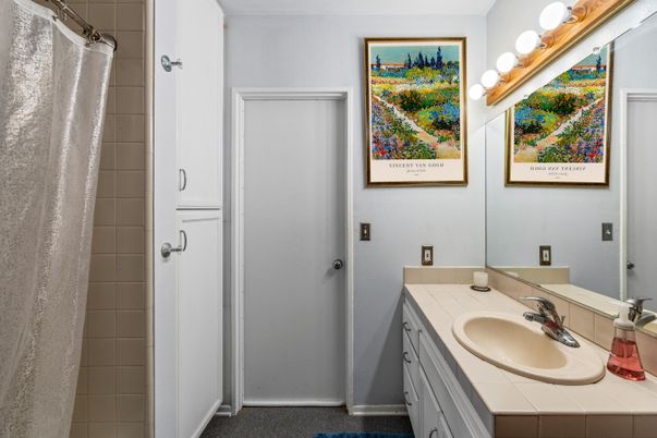 Bathroom, Dual Sink Vanities, Interior, Tile Countertops
