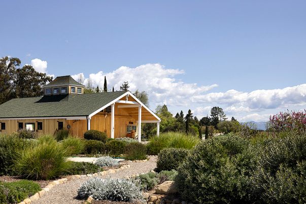 Backyard, Exterior, Facade, Ranch
