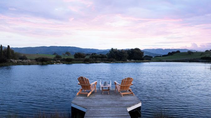 Exterior, Lake