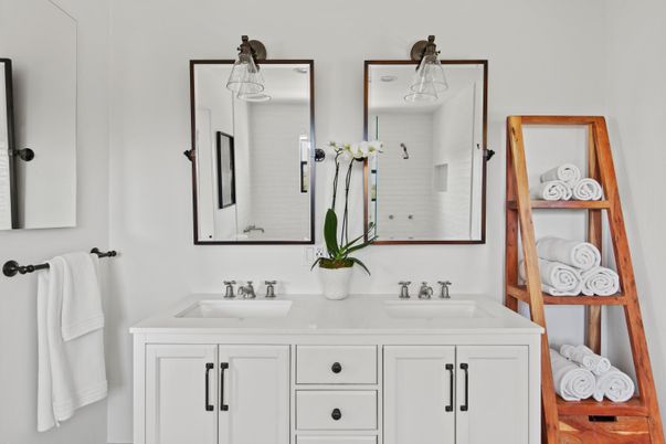 Bathroom, Dual Sink Vanities, Interior