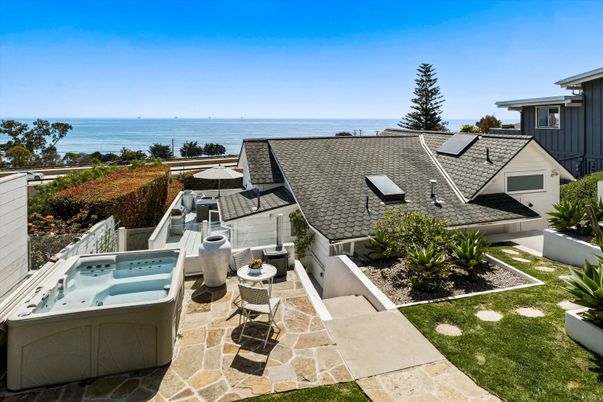 Exterior, Hot Tub, Water
