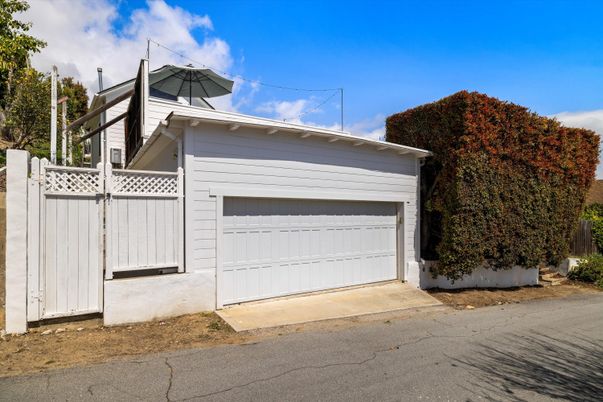 Detached Garage, Exterior