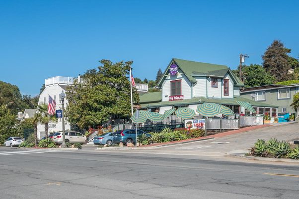 Exterior, Facade, Queen Anne Victorian