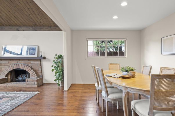 Dining room, Fireplace, Interior, Recessed Lighting, Wood Texture Flooring