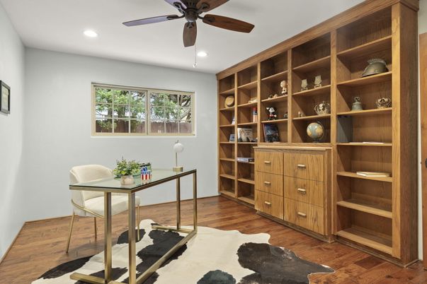 Home Office, Interior, Recessed Lighting, Wood Texture Flooring