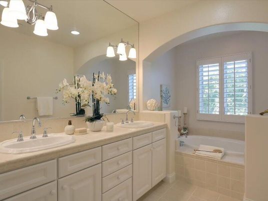 Bathroom, Dual Sink Vanities, Interior, Recessed Lighting