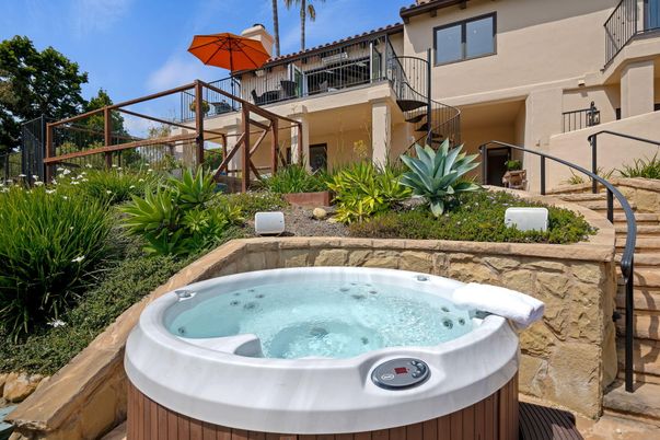 Exterior, Hot Tub