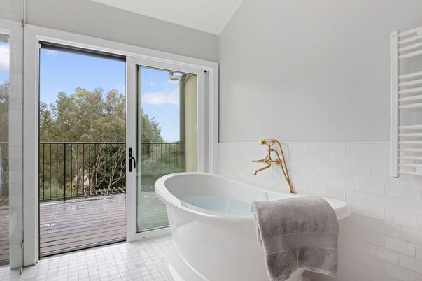 Bathroom, Free Standing Baths, Interior