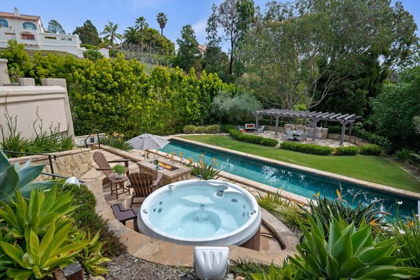 Exterior, Hot Tub, Pool