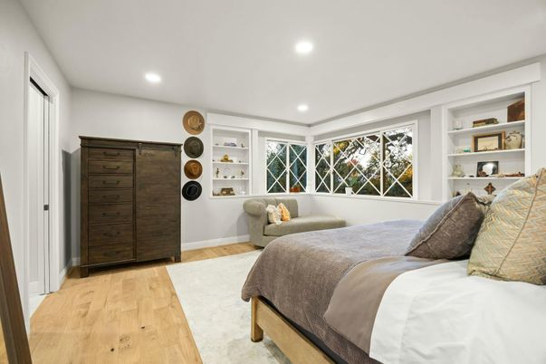 Bedroom, Interior, Recessed Lighting, Wood Texture Flooring