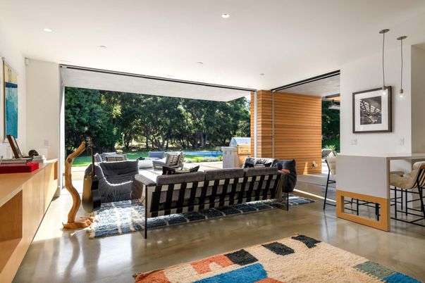 Interior, Living room, Pendant Lights, Recessed Lighting