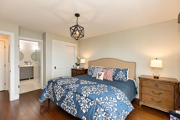 Bathroom, Bedroom, Interior, Pendant Lights, Wood Texture Flooring
