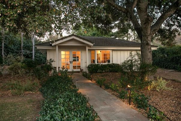 Exterior, Facade, Ranch