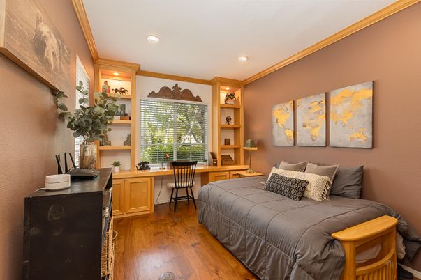 Bedroom, Home Office, Interior, Recessed Lighting, Wood Texture Flooring