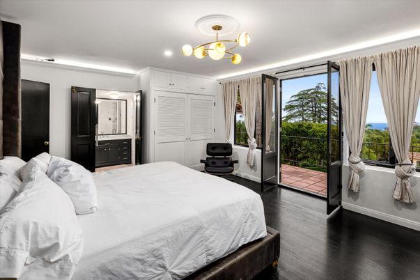 Bedroom, Interior, Recessed Lighting, Water, Wood Texture Flooring