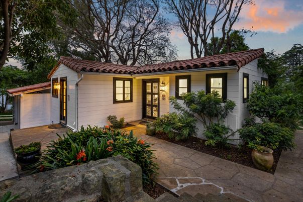 Detached Garage, Exterior